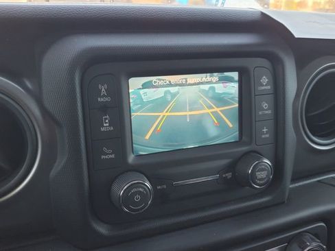 Used 2021 Jeep Wrangler Sport image 28