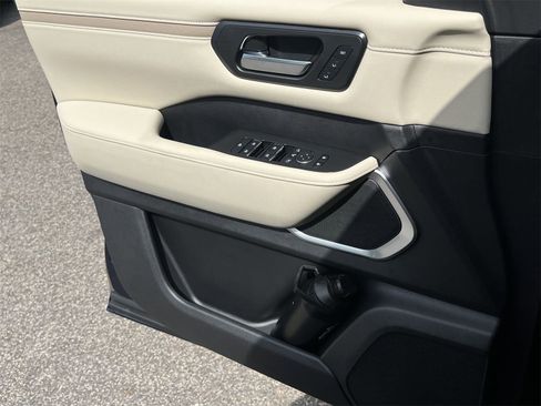 New 2025 Nissan Armada Platinum Reserve AWD/4WD image 18