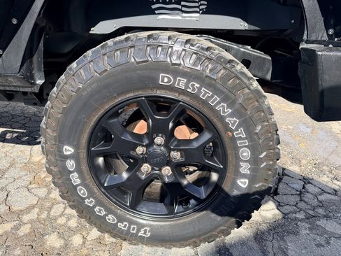 Used 2012 Jeep Wrangler Sport image 27