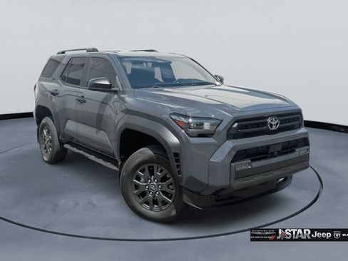 Used 2025 Toyota 4Runner SR5 AWD/4WD image 3