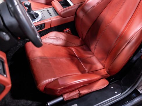 Used 2014 Aston Martin V8 Vantage Roadster RWD image 43