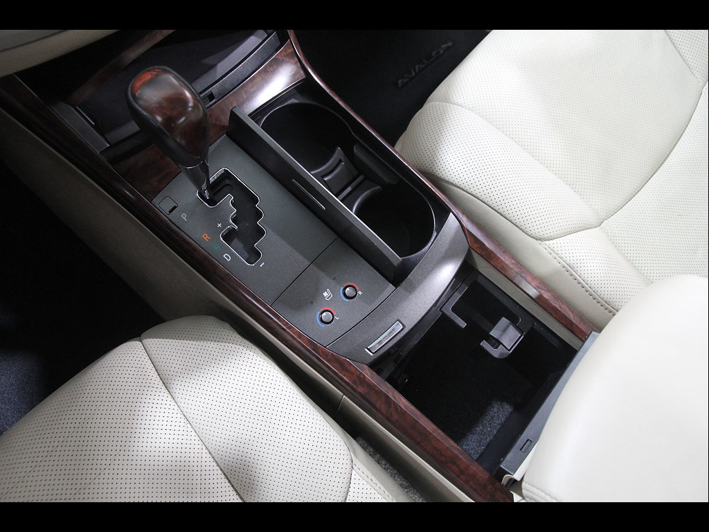 Used 2011 Toyota Avalon Limited FWD image 15