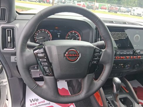 Used 2026 Nissan Frontier PRO-4X w/ Pro-4x Convenience Package AWD/4WD image 15