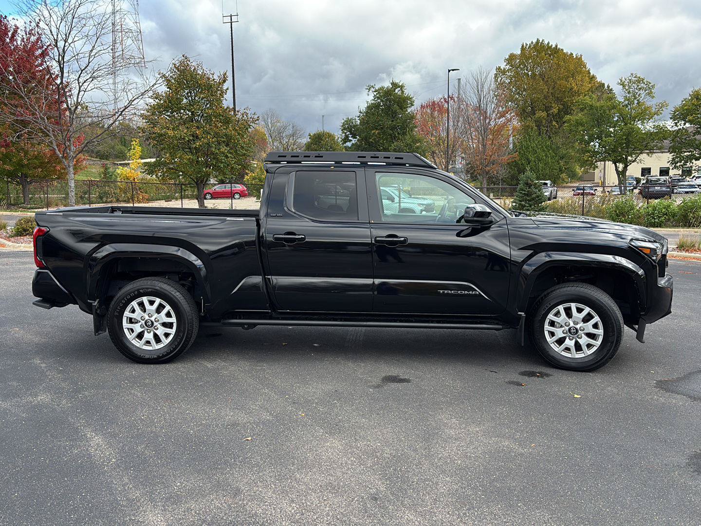 Used 2024 Toyota Tacoma SR5 AWD/4WD image 9