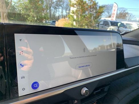 Used 2025 Toyota Crown Signia XLE image 21