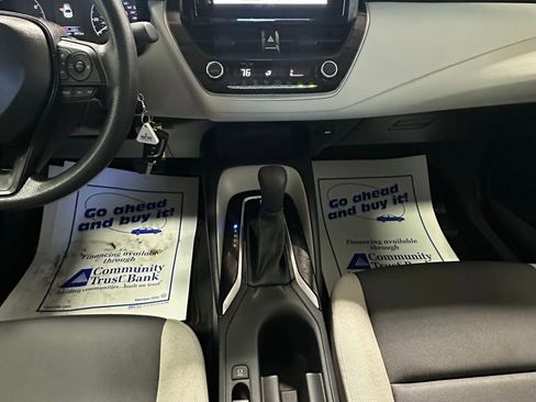 Used 2025 Toyota Corolla LE image 14