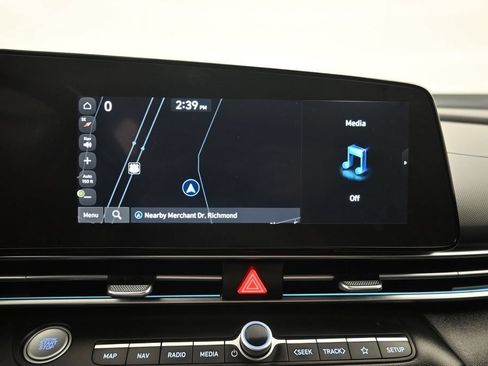 Used 2024 Hyundai Elantra SEL FWD image 16