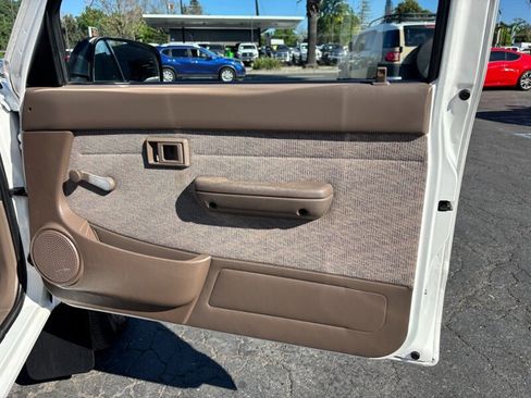 Used 1999 Toyota Tacoma 4x4 Xtracab V6 image 11