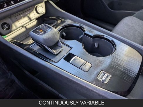 Used 2025 Nissan Rogue SV FWD image 16