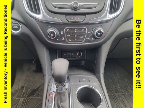 Used 2022 Chevrolet Equinox LT AWD/4WD image 18