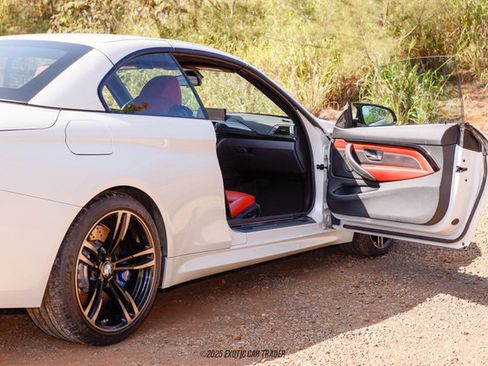 Used 2015 BMW M4 Convertible image 40