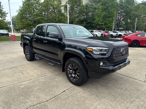 Certified 2022 Toyota Tacoma Limited w/ Nightshade Package AWD/4WD image 9