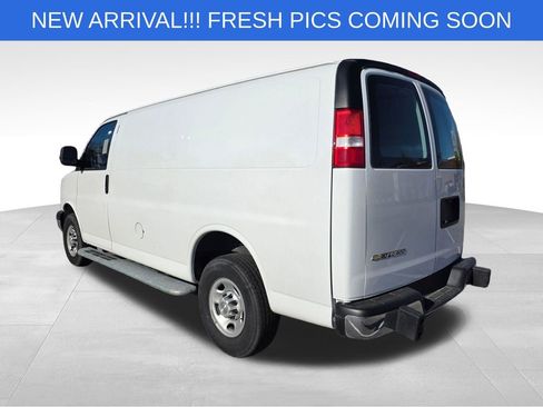 Used 2024 Chevrolet Express 2500 w/ Driver Convenience Package image 5