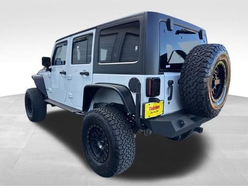 Used 2017 Jeep Wrangler Unlimited Rubicon image 5