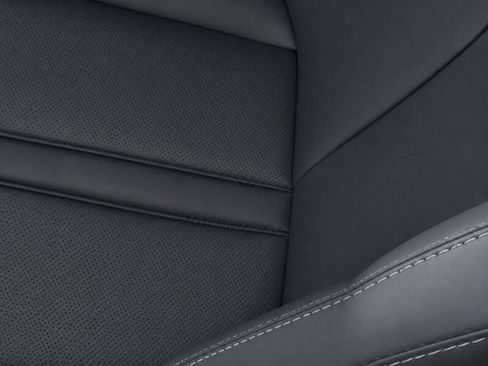 Used 2025 Kia Sorento EX w/ Panoramic Sunroof Package FWD image 13