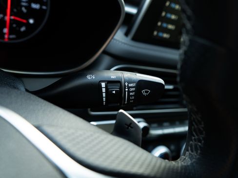 Used 2021 Genesis G70 2.0T image 24