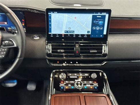 Used 2022 Lincoln Navigator Reserve image 25