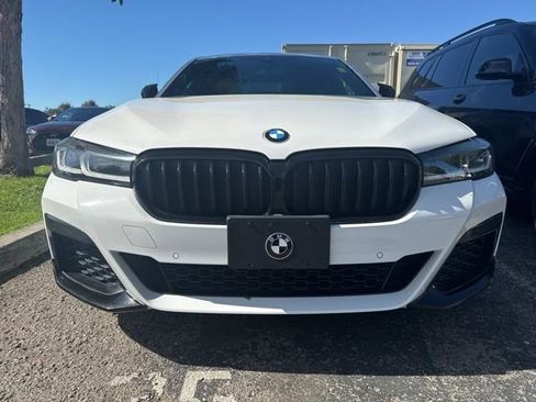 Used 2021 BMW 530i 530i w/ M Sport Package image 5