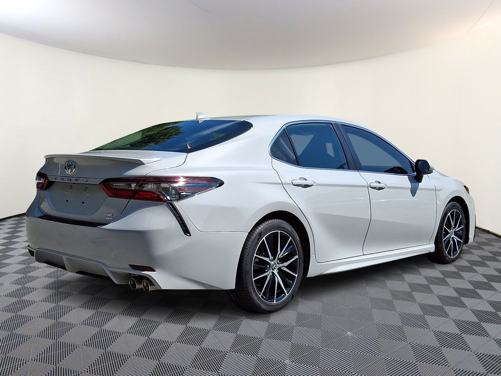 Used 2022 Toyota Camry SE AWD/4WD image 6