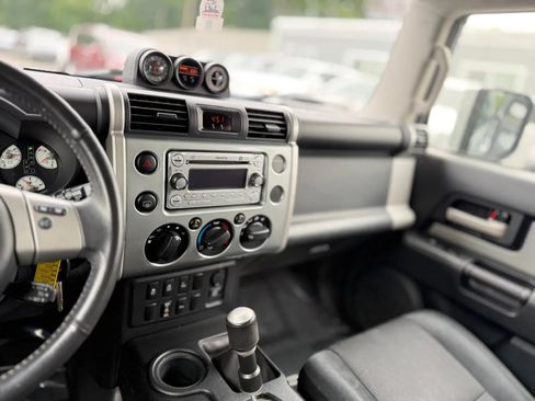 Used 2011 Toyota FJ Cruiser 4WD w/ Upgrade Pkg image 20