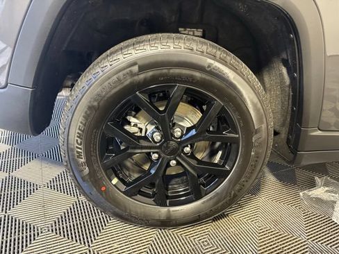 New 2026 Jeep Grand Cherokee Altitude AWD/4WD image 9