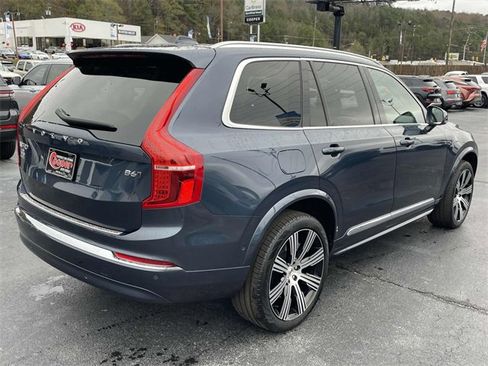 Used 2023 Volvo XC90 B6 Ultimate w/ Lounge Package image 4