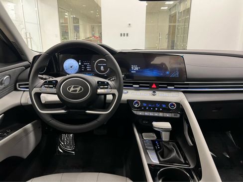 New 2026 Hyundai Elantra Limited FWD image 21