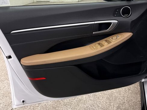Used 2025 Hyundai Sonata Limited image 3