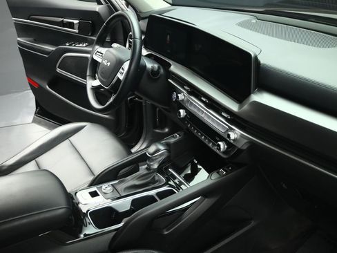 Certified 2024 Kia Telluride S w/ S Sunroof Package FWD image 60