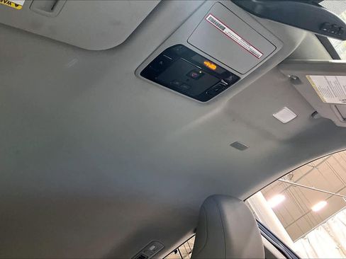 Used 2024 Toyota Grand Highlander Limited image 14