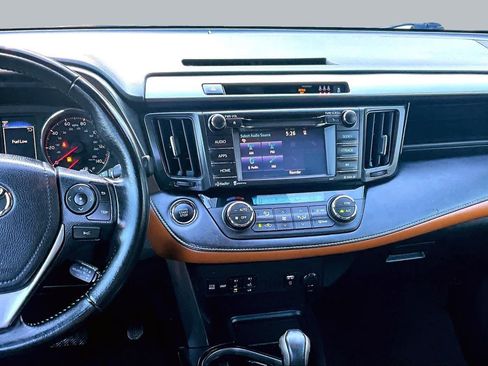 Used 2018 Toyota RAV4 SE w/ Power Extra Value Package FWD image 7
