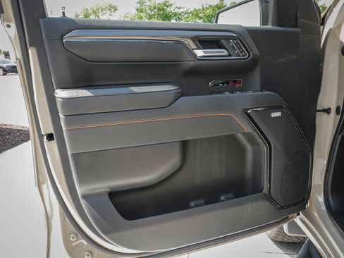 Used 2023 GMC Sierra 1500 AT4 w/ AT4 Premium Package AWD/4WD image 14