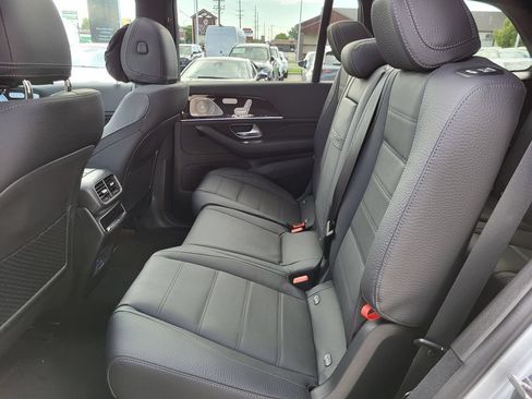 Used 2025 Mercedes-Benz GLS 450 4MATIC image 5
