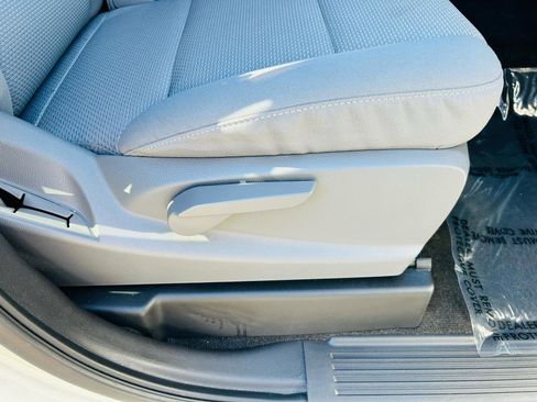 Used 2018 Chevrolet Silverado 1500 Custom w/ Custom Convenience Package image 29