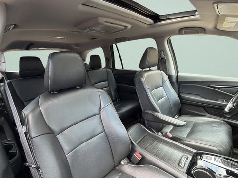 Used 2016 Honda Pilot Touring image 29