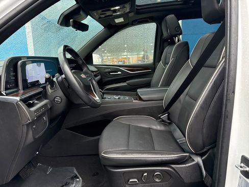 Used 2023 Cadillac Escalade Premium Luxury image 11