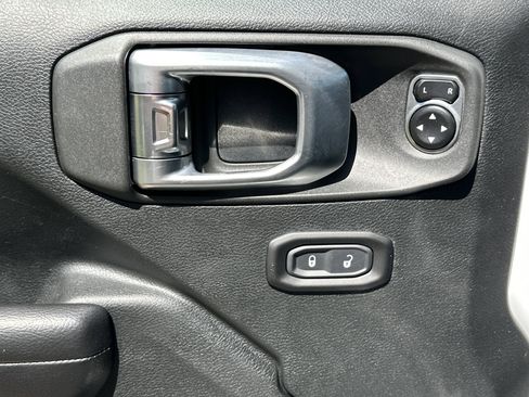 Used 2020 Jeep Wrangler Sport AWD/4WD image 14