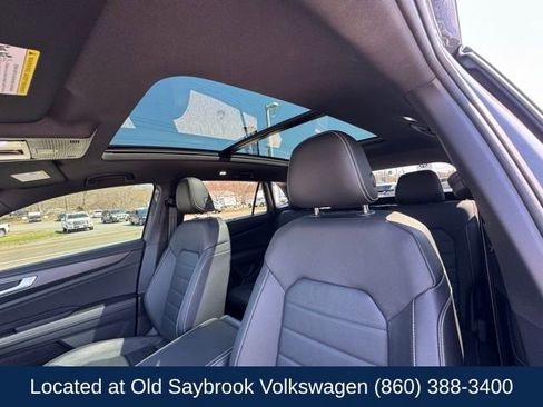 Certified 2025 Volkswagen Atlas Cross Sport SEL R-Line AWD/4WD image 31