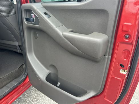 Used 2018 Nissan Frontier PRO-4X image 22