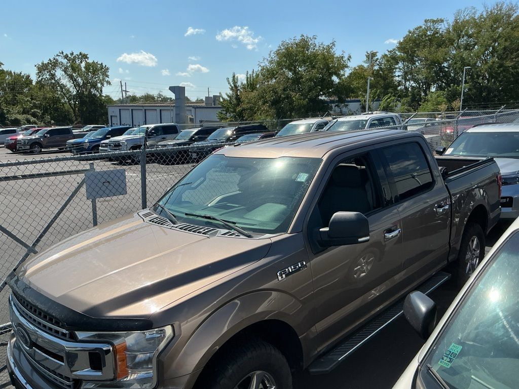 Used 2018 Ford F150 XLT w/ Equipment Group 302A Luxury AWD/4WD image 3