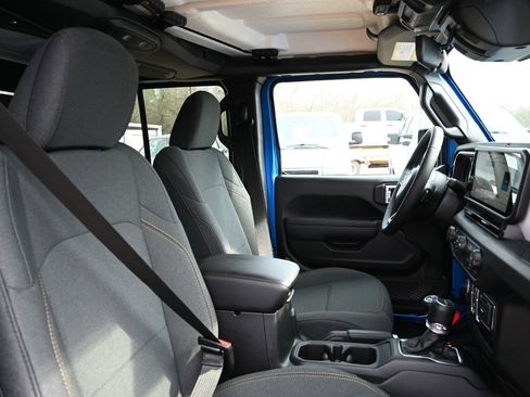 New 2026 Jeep Gladiator Sport image 22