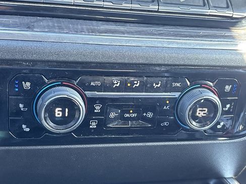 Used 2025 Chevrolet Silverado 2500 LTZ w/ LTZ Premium Package image 40