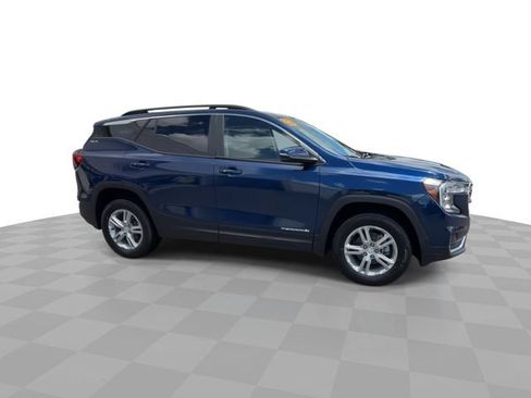 Certified 2023 GMC Terrain SLE w/ Driver Convenience Package AWD/4WD image 9