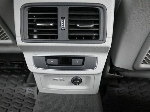 Used 2024 Audi Q5 2.0T Premium image 12