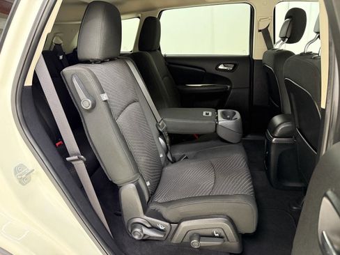 Used 2020 Dodge Journey SE w/ SE Popular Equipment Group image 30