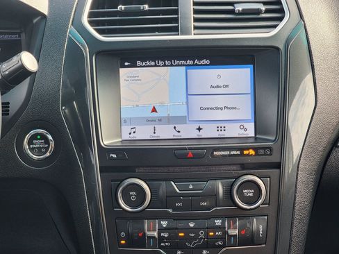 Used 2017 Ford Explorer XLT w/ Equipment Group 202A image 13