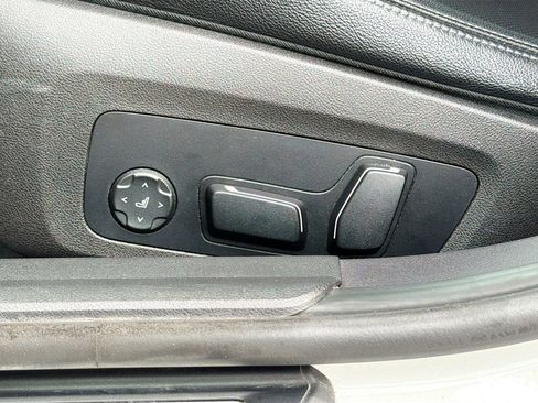 Certified 2024 BMW 330i Sedan image 24