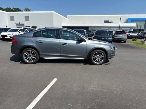 Used 2016 Volvo S60 T5 Cross Country Platinum AWD/4WD image 5