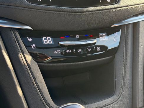 Certified 2025 Cadillac XT5 Premium Luxury image 40