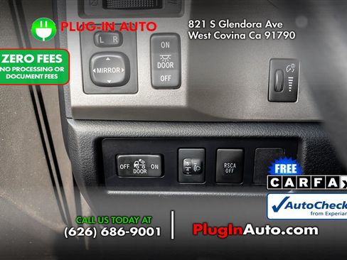 Used 2013 Toyota Tundra 4x4 CrewMax w/ Tow Pkg image 24
